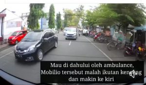 Mobil Pribadi Halangi Ambulans di Mojokerto, Ini Fakta Sebenarnya yang Terjadi