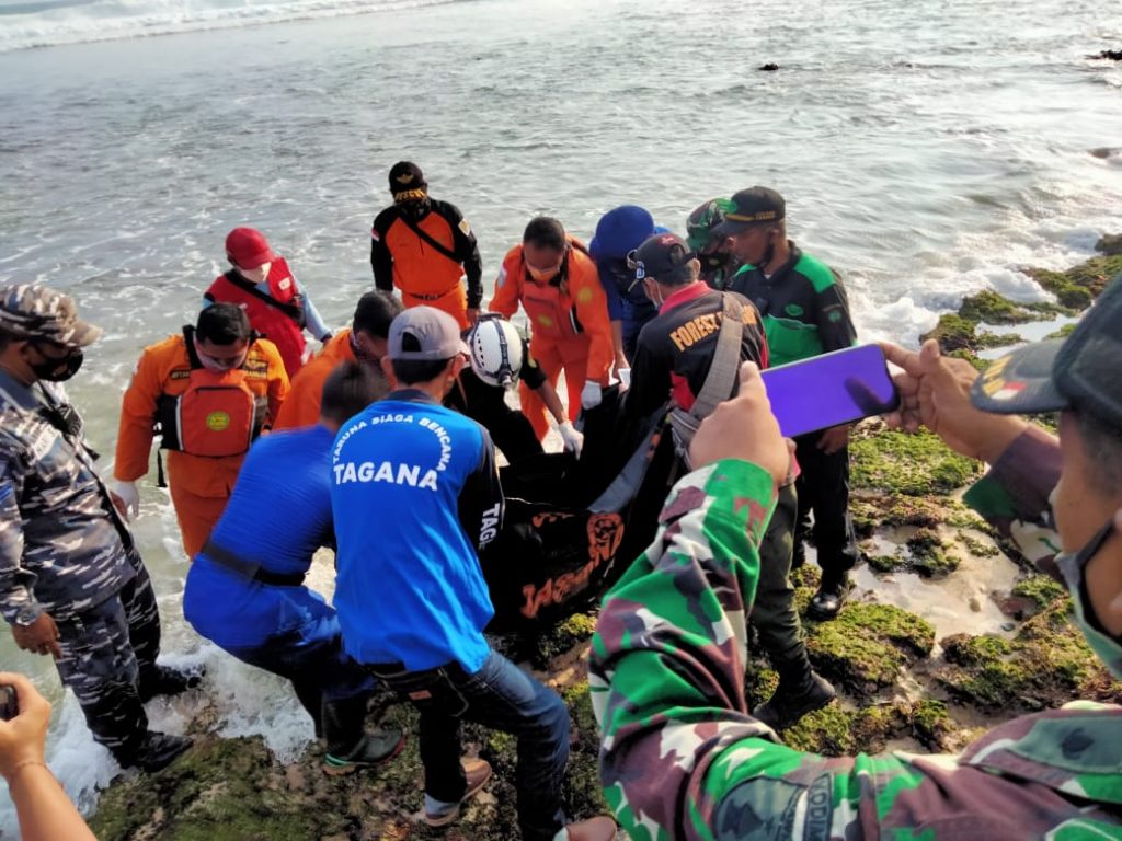 Satu Lagi Korban Terseret Ombak Pantai Bekung Ditemukan
