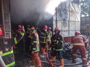 Kebakaran Salah Satu Pabrik Kayu Lapis di Kabupaten Magelang; Kerugian Diperkirakan Puluhan Juta
