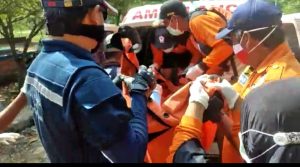 Azizah Mahasiswi IKHAC Korban Terseret Ombak Pantai Batu Bengkung Dimakamkan di NTT