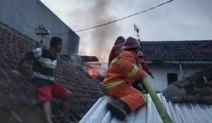 Kebakaran Rumah di Sumbersari, Dua Orang Korban Luka Bakar