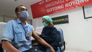 Peduli Kesehatan Karyawan, PT. Tjiwi Kimia Jadi Pioner Gelar Vaksin Gotong Royong