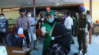 Ratusan Warga di Pasar Buah Holtekam dan Cafe Dites Rapid Antigen
