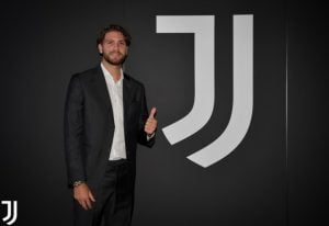 Manuel Locatelli Resmi Bergabung dengan Juventus, Pembayaran Dicicil Tiga Kali