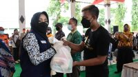 Bupati Gelontorkan Bansos ke Pengrawit Kabupaten Mojokerto