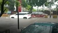 Hujan Lebat Hampir 2 Jam di Kota Malang, Beberapa Titik Jalan Banjir