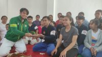 Disambut Warga dan Dirikan Dojo, Dua Atlet Judo PON XX Papua yang Berhasil Sabet Medali Perak dan Perunggu