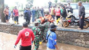Identitas Jenasah Balita Yang Hanyut Pasca Banjir Bandang Terungkap