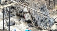 Proyek Jembatan Penghubung Wilayah Sisir – Pandanrejo, Dihantam Banjir Bandang