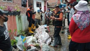 Aduh…Sutiaji Mengaku Kesulitan Mengantisipasi Banjir di Kelurahan Bareng