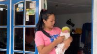 Warga Balearjosari Digegerkan Penemuan Bayi Laki-Laki Menangis di Teras Rumah Sebelum Adzan Subuh