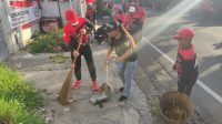 Rangkaian Bulan Bung Karno, Kader Banteng Kota Probolinggo Bersih-bersih Jalan