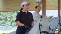 Puan Diajak Naik Kuda Kesayangan Prabowo Saat Pertemuan di Hambalang