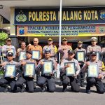Dua Dari Unsur Masyarakat dan 16 Dari Unsur Kepolisian mendapatkan Penghargaan Dari Polresta Malang Kota
