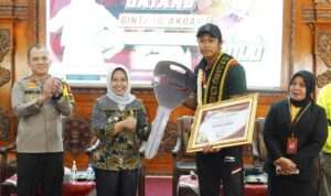 20f50ac225f5c95f3050d07d596ad6a3