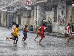 BMKG Jatim Keluarkan Peringatan Dini Cuaca Ekstreme, Pj. Wali Kota Mojokerto Ali Kuncoro Imbau Warga Untuk Berhati-Hati