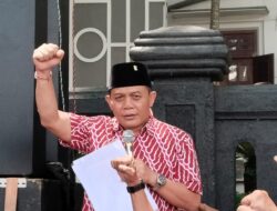 Ketua DPRD Kota Malang Temui ARMMI Dalam Aksi Damai di BundaranTugu Kota Malang