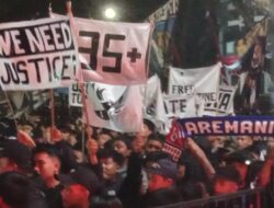 HUT AREMA ke-37 Tahun di Alun-alun Tugu, Aremania Tahlilan untuk Korban Kanjuruhan.